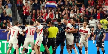 Gol Cepat dan Kartu Merah! Babak Pertama Turki vs Paraguay Penuh Drama