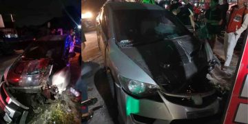 Honda Civic Oleng di Banguntapan Bantul, Tabrak Isuzu Elf dan Tiang Baleho, Kerugian Capai Rp15 Juta