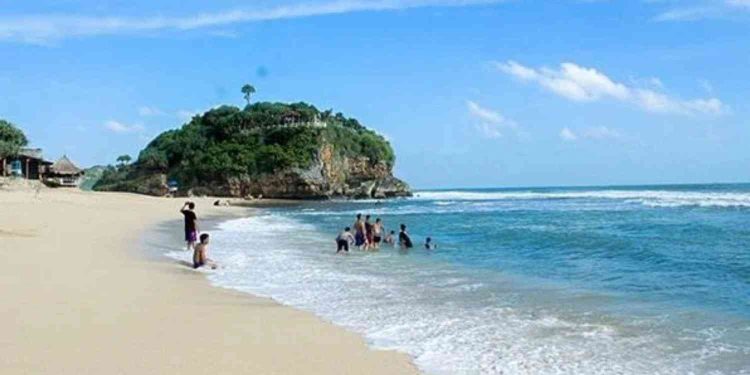 Jam Buka Tempat Wisata Pantai Drini