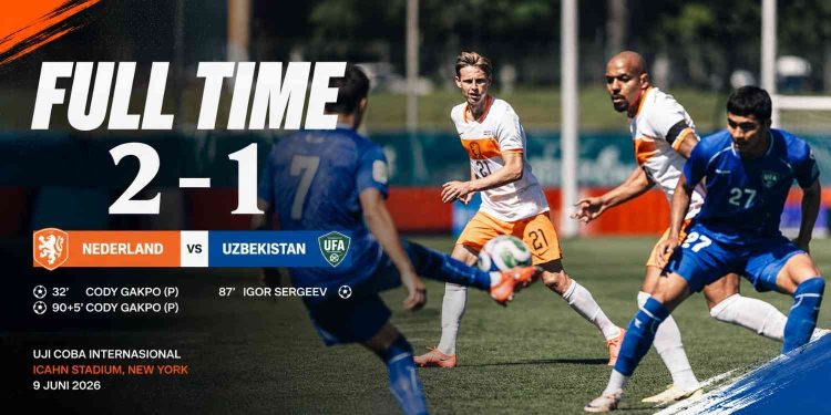 Foto: Pemain Timnas Belanda berduel dengan pemain Uzbekistan dalam laga uji coba internasional yang berakhir dengan skor 2-1 untuk kemenangan De Oranje. / KNVB.