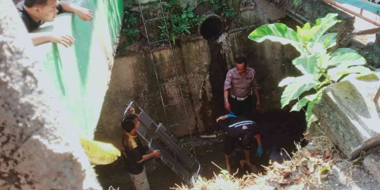 Pengendara Honda Vario Terjun ke Selokan Usai Senggol Suzuki Carry di Umbulharjo Yogyakarta