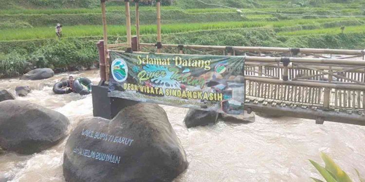 Pesona Desa Wisata Sindangkasih Garut, River Tubing Seru dengan Tiket Mulai Rp5.000