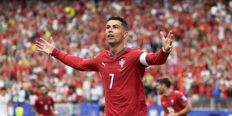 Ronaldo Jawab Kritik dengan Dua Gol, Portugal Pesta ke Gawang Uzbekistan