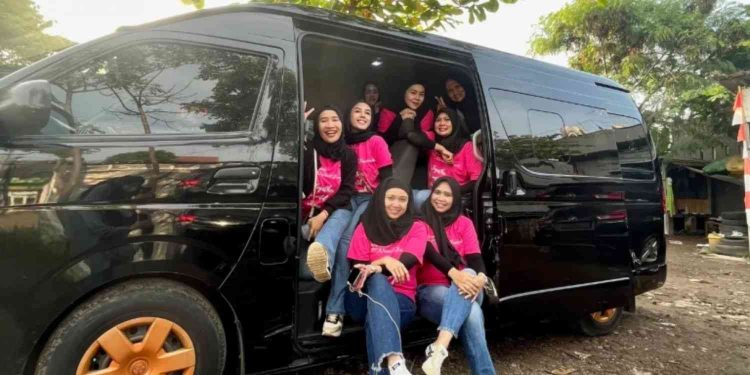 Sewa HiAce Cikarang