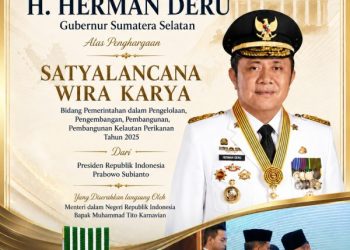 Penghargaan Satyalancana Wira Karya Diberikan kepada Herman Deru oleh Presiden RI