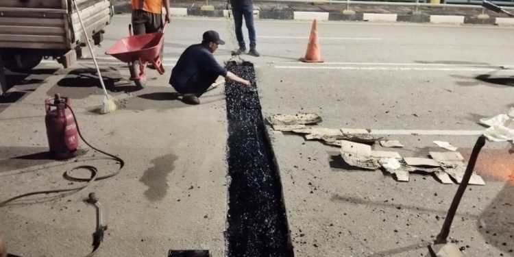 Dinas PUPR Siak Lakukan Penggantian Sambungan Jembatan Tengku Agung Sultanah Latifah