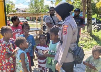 Polres Biak Numfor Kerahkan Polwan untuk Trauma Healing Pascaledakan Bom