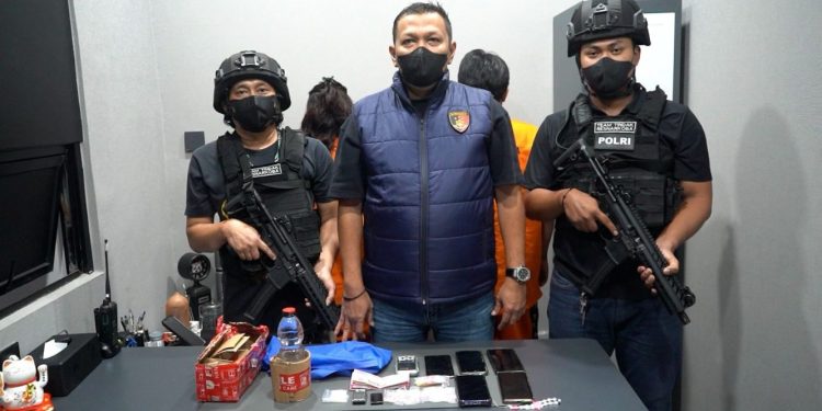 Sepasang Kekasih Pengedar Narkoba Ditangkap di Jakarta Barat