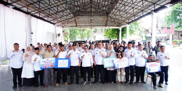 Pemkab Tanah Datar Distribusikan Bantuan Rp1,3 Miliar untuk Korban Bencana Hidrometeorologi
