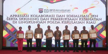 Polda Kepri Terima Penghargaan dari BPJS Kesehatan atas Dukungan Program JKN