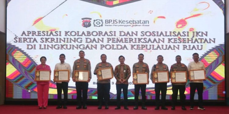 Polda Kepri Terima Penghargaan dari BPJS Kesehatan atas Dukungan Program JKN