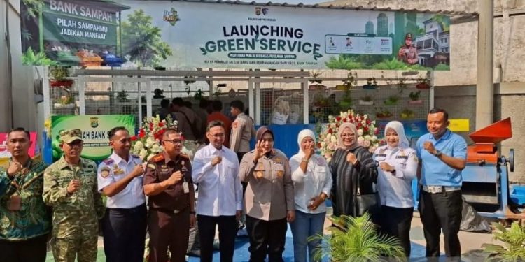 Polres Metro Bekasi Luncurkan Program Pembayaran SIM dan SKCK dengan Sampah
