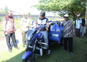 Pemkot Pontianak Berikan Kendaraan Roda Tiga untuk Gapoktan Dharma II