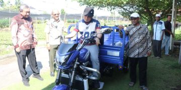 Pemkot Pontianak Berikan Kendaraan Roda Tiga untuk Gapoktan Dharma II