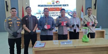 Polres Kutai Timur Musnahkan 29,26 Gram Sabu dan Tangkap Empat Tersangka