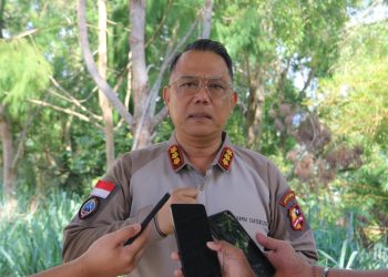 Satgas Damai Cartenz Amankan Terduga Perantara Senjata Ilegal di Sarmi