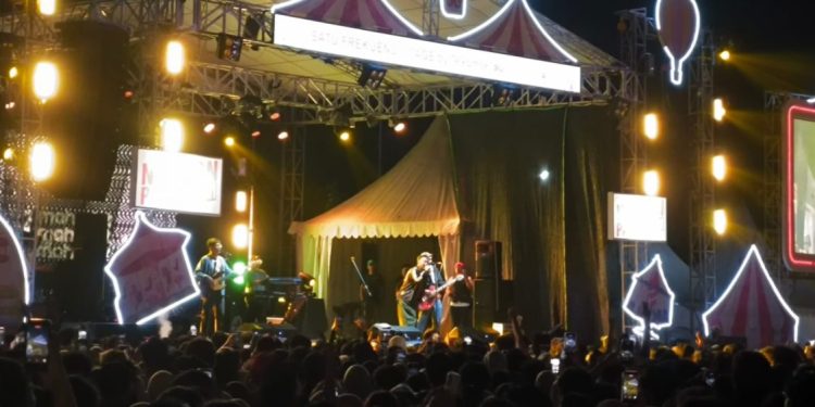 Penampilan Rumahsakit Hidupkan Nostalgia di RANS Carnival Pekanbaru