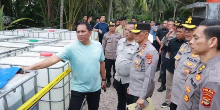 Polda Lampung Serahkan 29 Tersangka Kasus Solar Ilegal ke Kejaksaan