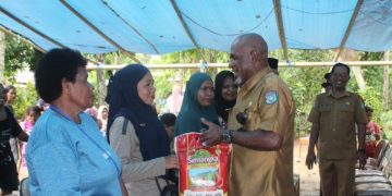 Pemkab Sorong Bagikan Sembako Gratis Menjelang Iduladha