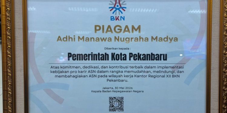 Pemko Pekanbaru Raih Penghargaan Adhi Manawa Nugraha Madya dari BKN