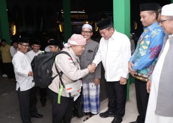 Bupati Kapuas Sambut Jamaah Haji Kloter 4 di Banjarbaru