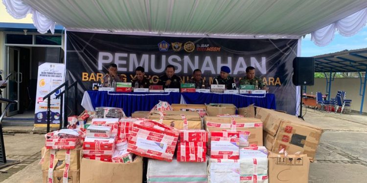Polres Kutai Timur dan Bea Cukai Sangatta Musnahkan Barang Ilegal Senilai Rp172 Juta