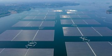 Kementerian ESDM Siapkan Revisi RUPTL untuk Integrasi PLTS 100 GW