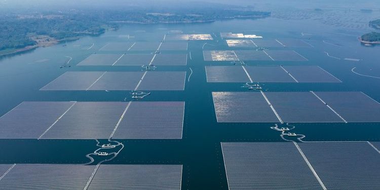 Kementerian ESDM Siapkan Revisi RUPTL untuk Integrasi PLTS 100 GW