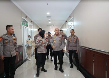 Kapolda Banten Kunjungi Personel Brimob Korban Penganiayaan oleh Debt Collector