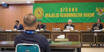 Hakim PN Cilacap Diberhentikan Tetap dengan Hak Pensiun karena Suap