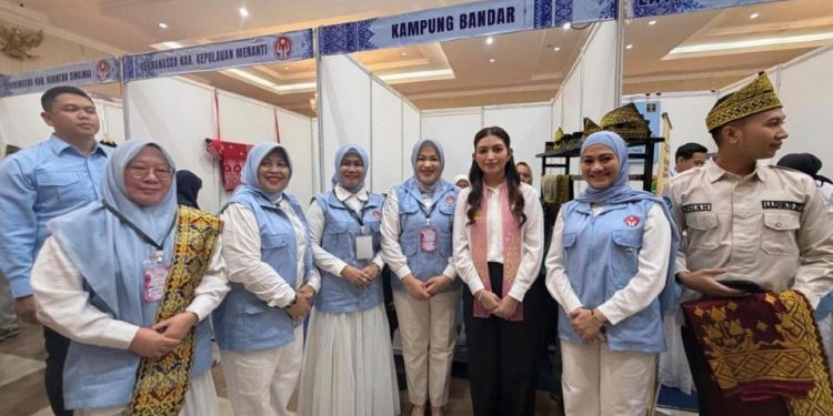 Ketua Umum Dekranas Terkesan dengan Produk Sagu dari Kepulauan Meranti