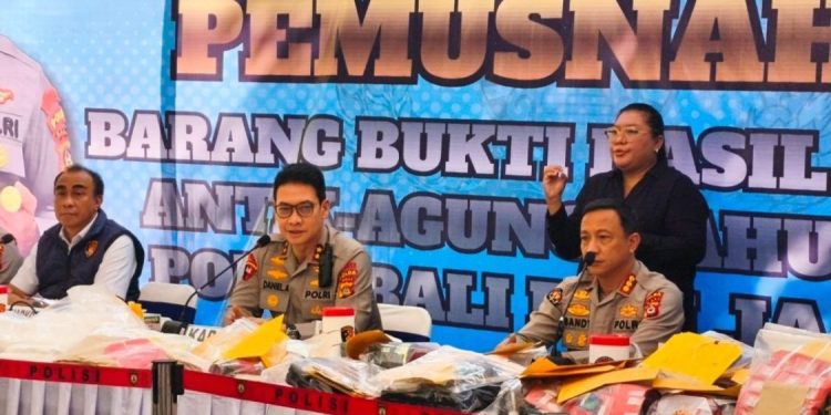 Polda Bali dan Bea Cukai Gagalkan Penyelundupan Mephedrone oleh Warga Ukraina