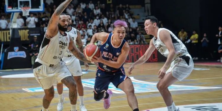 Pelita Jaya Memimpin 2-1 atas Dewa United di Semifinal IBL 2026