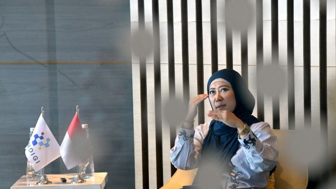 Menkomdigi Ajak Masyarakat Jaga Ketertiban dan Ruang Digital Sehat