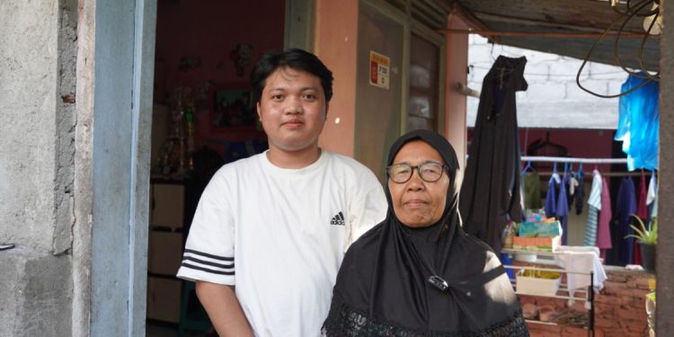 Reza, Cucu Tukang Parkir dari Sendowo, Raih Kesempatan Kuliah Gratis di UGM