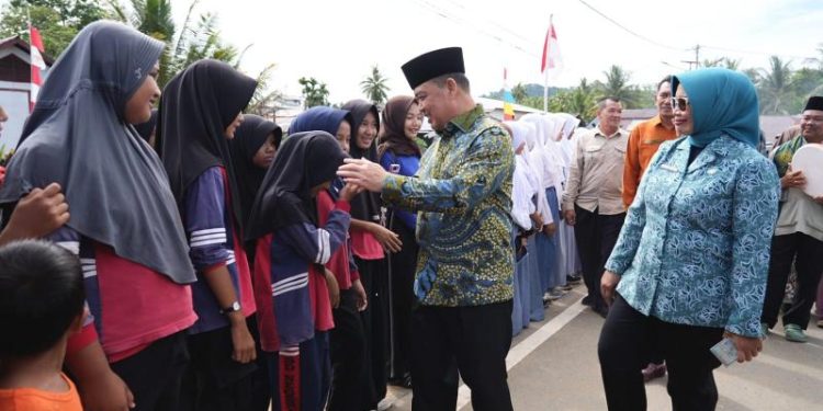 Gubernur Kalbar Luncurkan Program Gema Membangun Desa di Temajuk Sambas