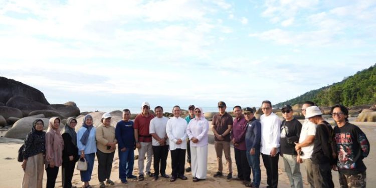 Gubernur Kalbar Dorong Pengembangan Pantai Temajuk untuk Ekonomi Perbatasan
