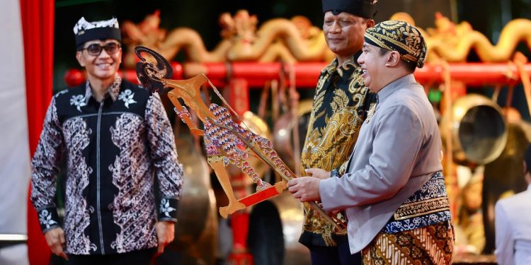 Pagelaran Wayang Kulit Meriahkan Hari Bhayangkara ke-80 di Banyuwangi