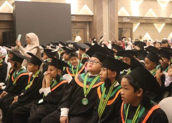 143 Siswa Sekolah Alam Ar-Royyan Padang Lulus dengan Karakter Unggul