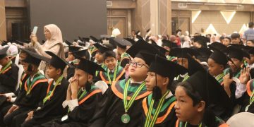 143 Siswa Sekolah Alam Ar-Royyan Padang Lulus dengan Karakter Unggul
