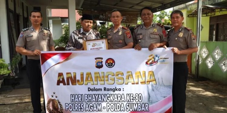 Kapolres Agam Kunjungi Purnawirawan Polri dalam Rangka HUT Bhayangkara ke-80