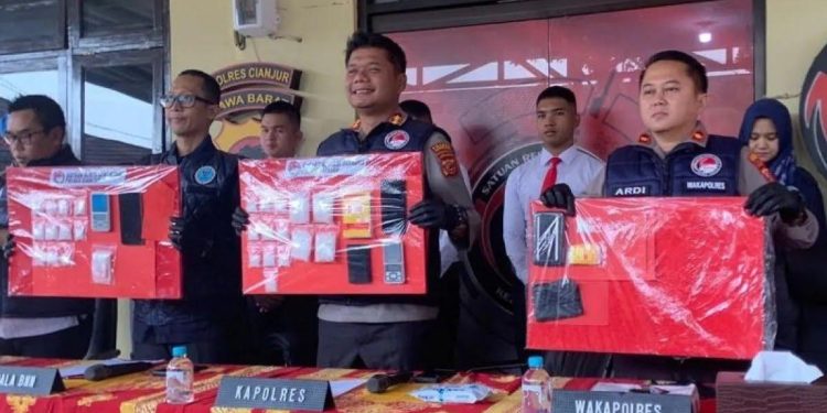 Polres Cianjur dan BNNK Cianjur Bongkar Jaringan Sabu Antarpulau