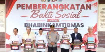 Kapolda Jatim Distribusikan Ribuan Kitab Suci dalam Rangka Hari Bhayangkara ke-80