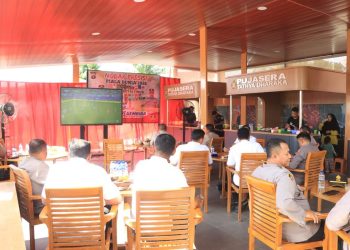 Kapolres Kutim Gelar Nobar Piala Dunia Bersama Warga Sangatta