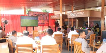 Kapolres Kutim Gelar Nobar Piala Dunia Bersama Warga Sangatta