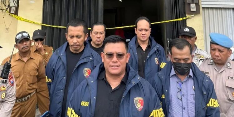 Dua Tersangka Kasus Pertambangan Emas Ilegal Ditahan Bareskrim Polri