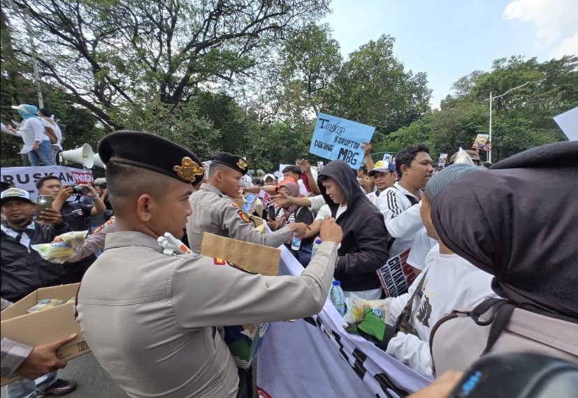 Polda Metro Jaya Tegaskan Aksi Unjuk Rasa di Monas Berjalan Lancar