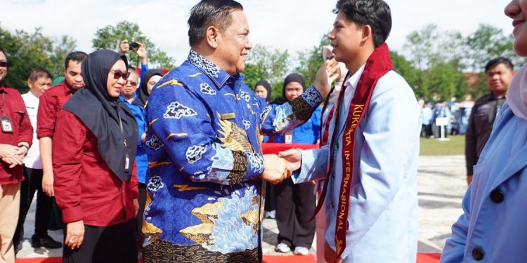 Plt Gubernur Riau Resmi Melepas 4.050 Mahasiswa Kukerta Unri 2026