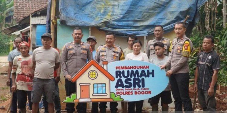 Polres Bogor Bangun Delapan Rumah Warga dengan Dana Patungan