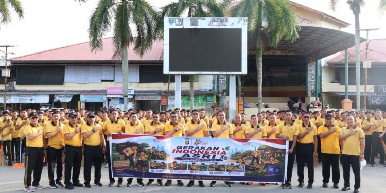 Kapolda Kaltara Pimpin Aksi Bersih-Bersih di Pasar Induk Sambut Hari Bhayangkara